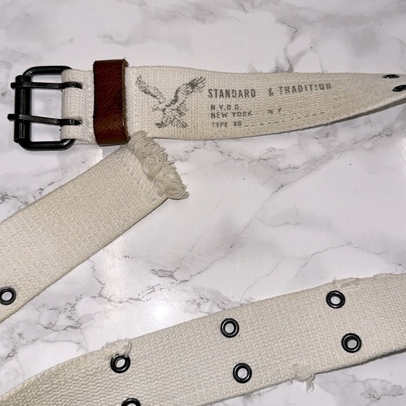 American Eagle Canvas Belt size medium - Picture 4 of 4